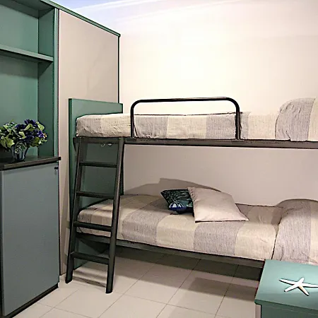 Pine Wood Daire *