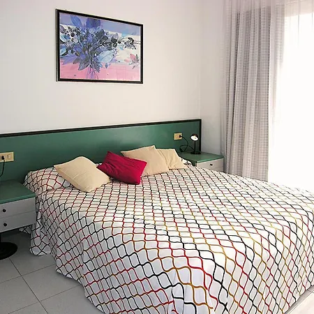 Daire Pine Wood Bibione