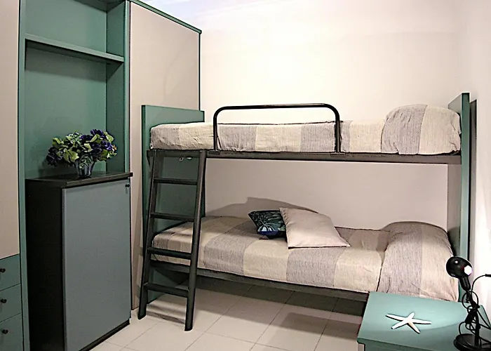 Pine Wood Apartment *