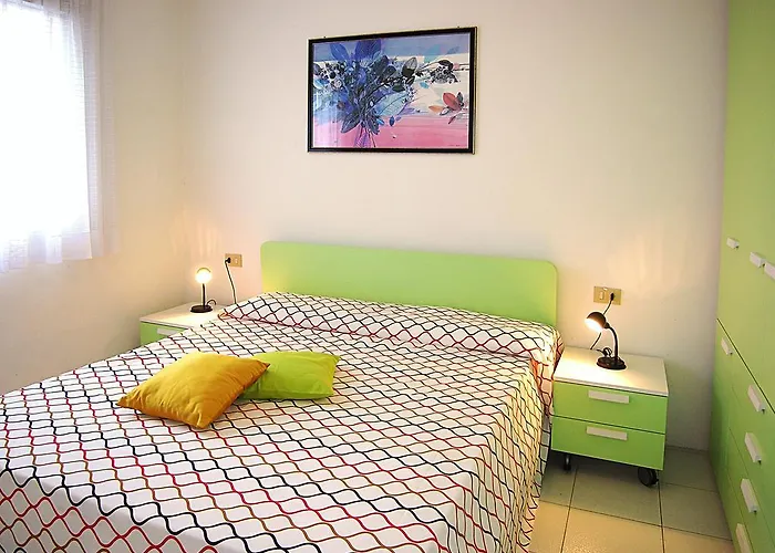 Apartment Pine Wood *